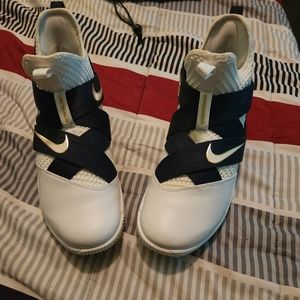 Nike Lebron Soldier XII